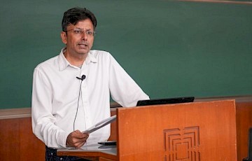 From Epic Hero to Sufi Master: Poetic Personas of the Mughal Emperor Akbar