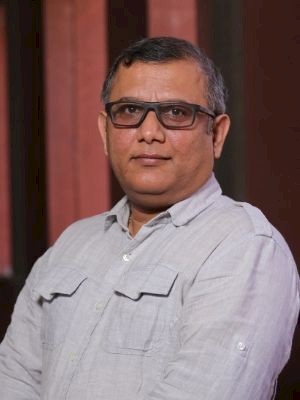 Shomen Mukherjee, Associate Professor | Ahmedabad University